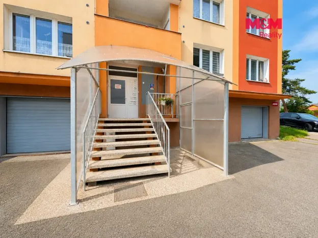Prodej bytu 2+1, Karlovy Vary - Doubí, Jahodová, 65 m2