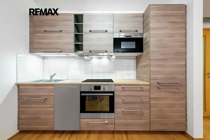 Pronájem bytu 1+kk, Praha - Žižkov, Ke kapslovně, 53 m2
