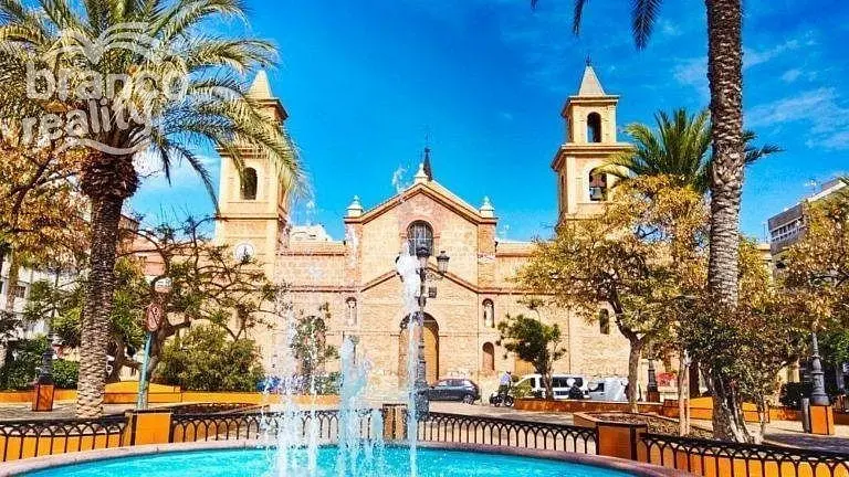 Prodej bytu 2+kk, Torrevieja, Alicante, Španělsko, 52 m2