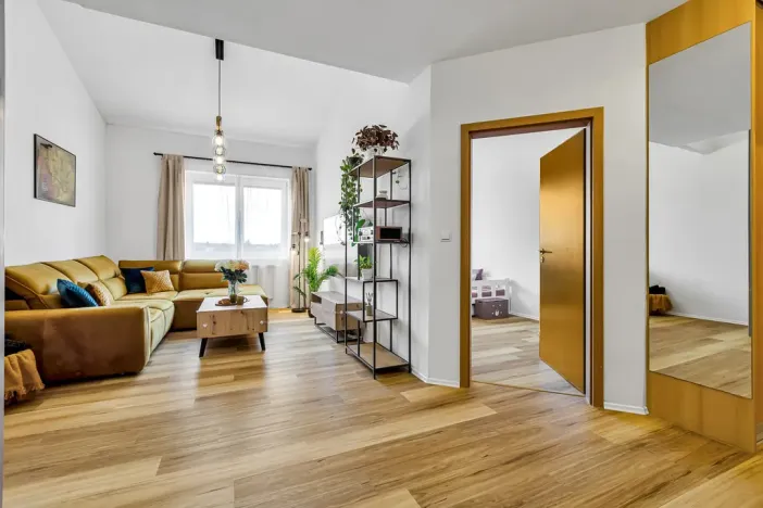 Prodej bytu 3+kk, Šestajovice, Komenského, 116 m2