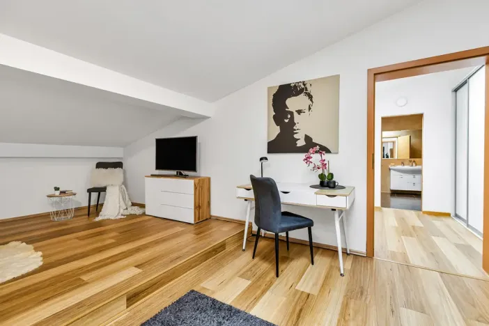 Prodej bytu 3+kk, Šestajovice, Komenského, 116 m2