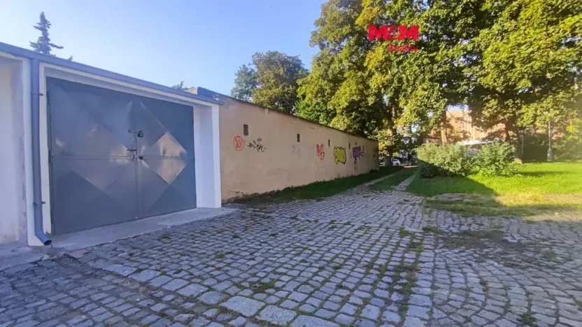 Pronájem garáže, Hradec Králové, U Kavalíru, 17 m2