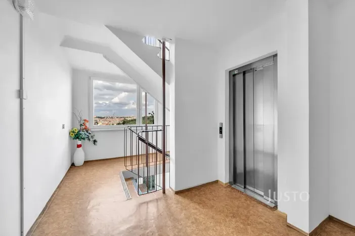Pronájem bytu 2+kk, Praha - Michle, Ohradní, 46 m2