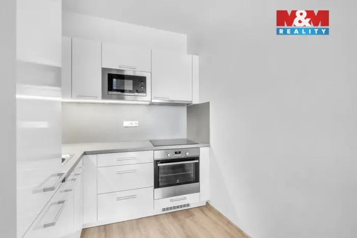 Pronájem bytu 2+kk, Pardubice - Bílé Předměstí, Husova, 58 m2