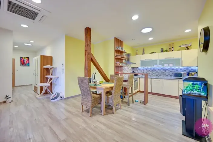 Prodej bytu 2+kk, Šternberk, Horní náměstí, 85 m2