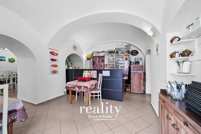 Pronájem obchodního prostoru, Znojmo, Horní náměstí, 115 m2