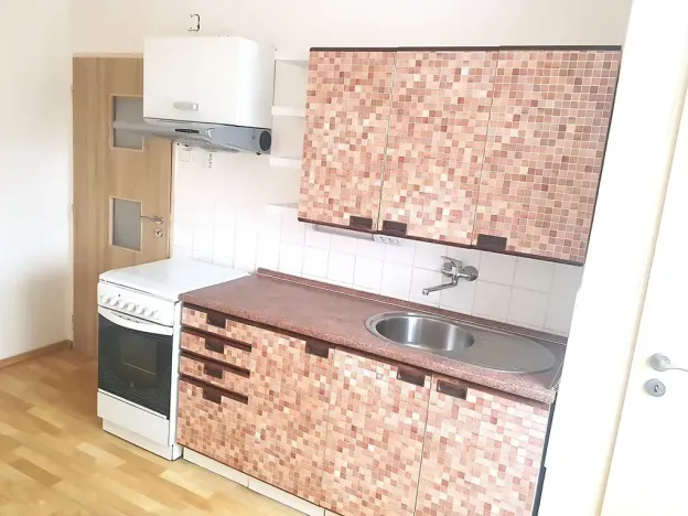 Pronájem bytu 2+1, České Budějovice, Pražská tř., 58 m2