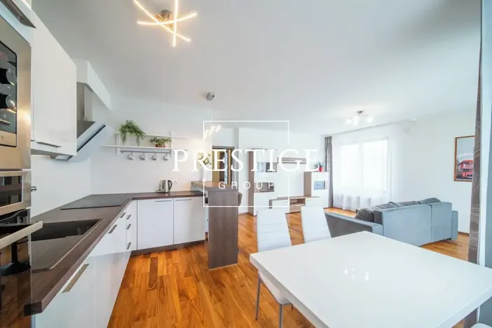Pronájem bytu 2+kk, Praha - Karlín, Nekvasilova, 62 m2