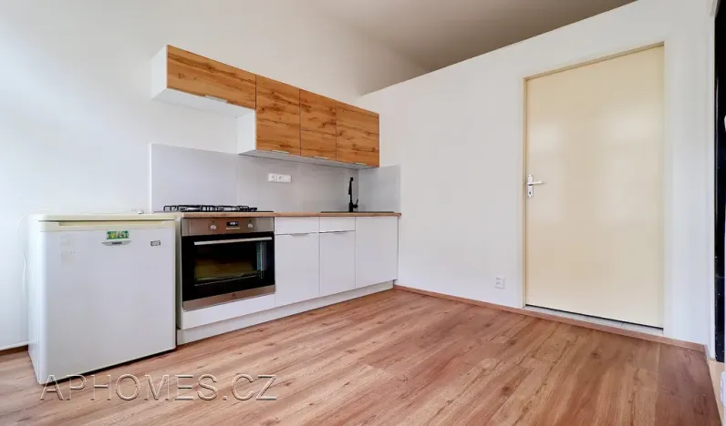Pronájem bytu 1+1, Praha - Nové Město, Na Moráni, 35 m2