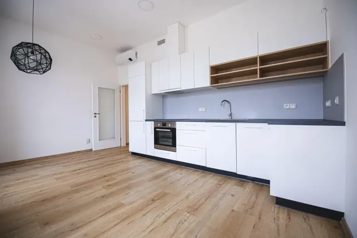 Pronájem bytu 1+kk, Praha - Karlín, Pod výtopnou, 24 m2