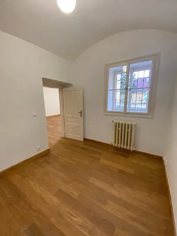 Pronájem kanceláře, Praha - Libeň, Zvonařovská, 56 m2