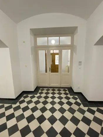 Pronájem kanceláře, Praha - Libeň, Zvonařovská, 56 m2