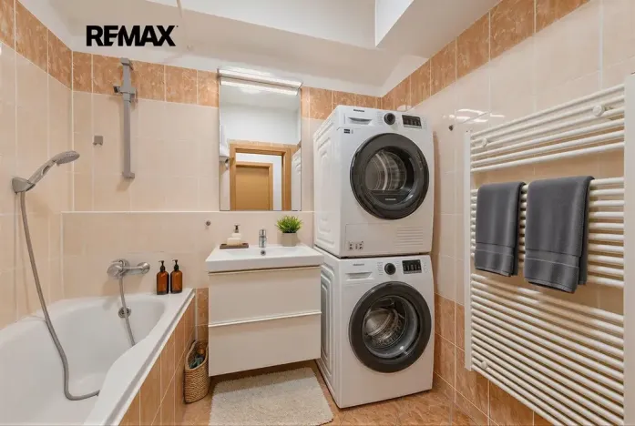Prodej bytu 3+kk, Praha - Kyje, Sicherova, 79 m2