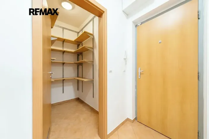 Prodej bytu 3+kk, Praha - Kyje, Sicherova, 79 m2