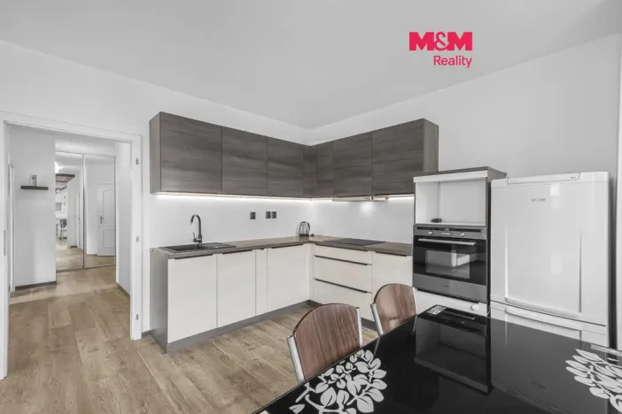 Pronájem bytu 2+kk, Pardubice - Zelené Předměstí, nábřeží Závodu míru, 58 m2