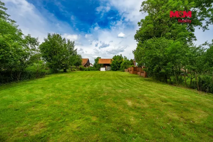 Prodej pozemku pro bydlení, Kněžmost - Koprník, 824 m2