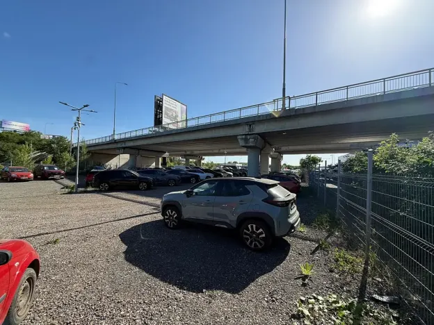 Pronájem komerčního pozemku, Praha, Radiová, 500 m2