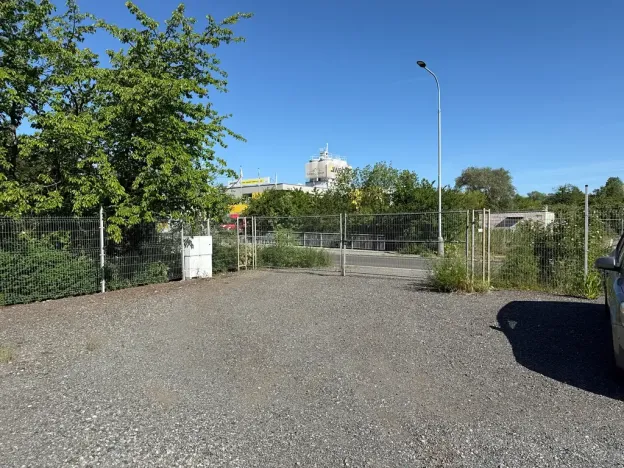 Pronájem komerčního pozemku, Praha, Radiová, 100 m2