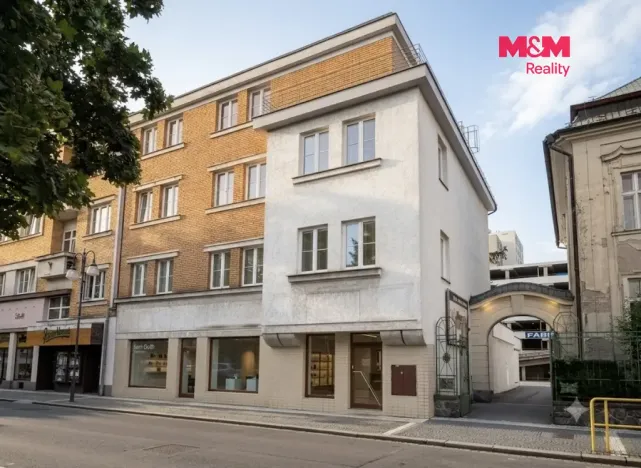 Pronájem obchodního prostoru, Pardubice - Zelené Předměstí, Smetanovo náměstí, 130 m2