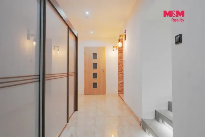 Prodej rodinného domu, Stěžery, Lipová, 250 m2