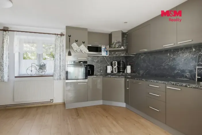 Prodej rodinného domu, Stěžery, Lipová, 250 m2