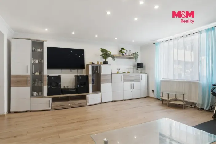 Prodej rodinného domu, Stěžery, Lipová, 250 m2