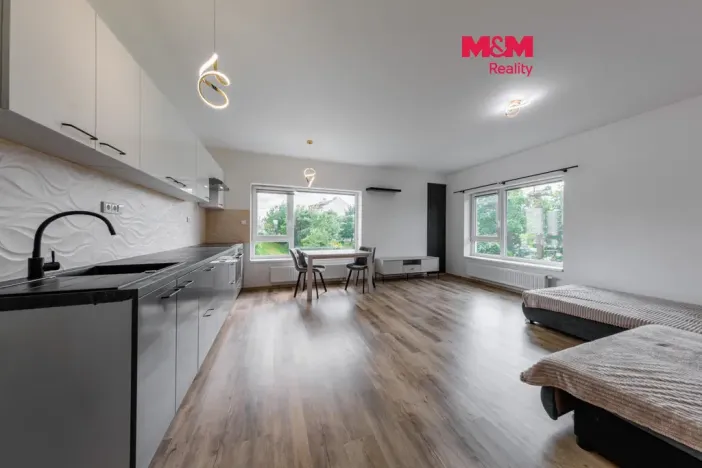 Pronájem bytu 3+kk, Karlovy Vary - Bohatice, Dubová, 67 m2