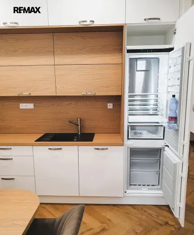 Pronájem bytu 2+kk, Praha - Žižkov, Sudoměřská, 66 m2