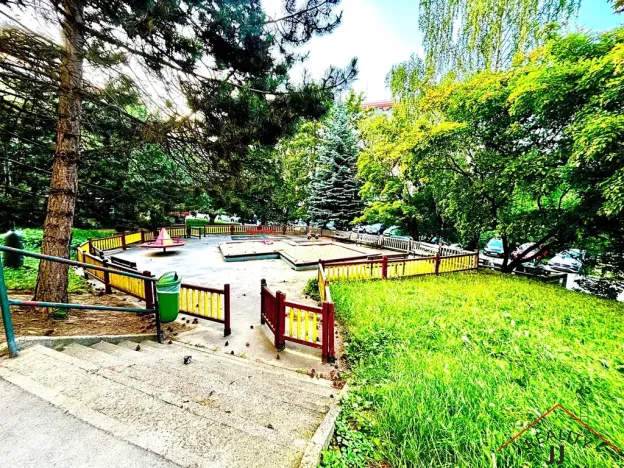 Prodej bytu 3+1, Praha - Řepy, Nevanova, 70 m2