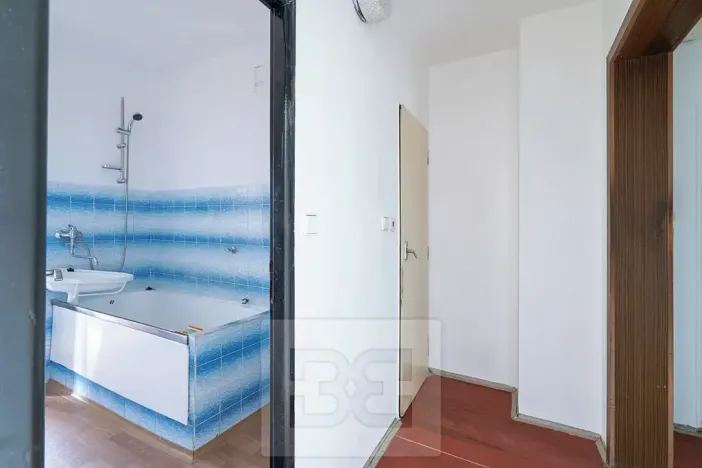 Pronájem bytu 3+1, Praha - Kobylisy, Kyselova, 64 m2