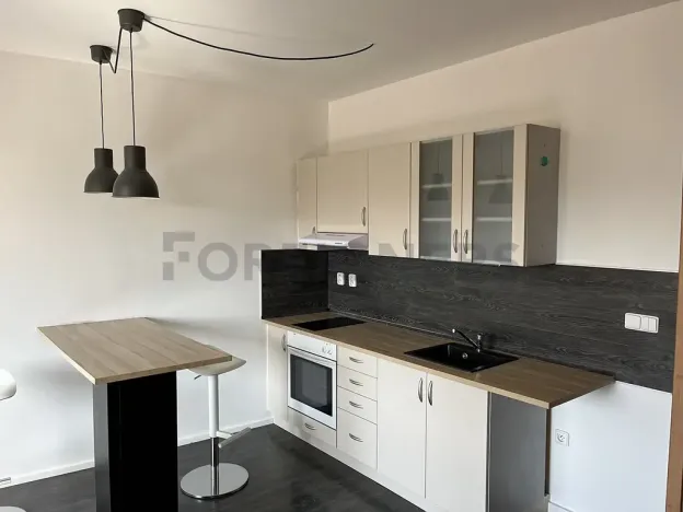 Pronájem bytu 1+kk, Pardubice, Pichlova, 32 m2
