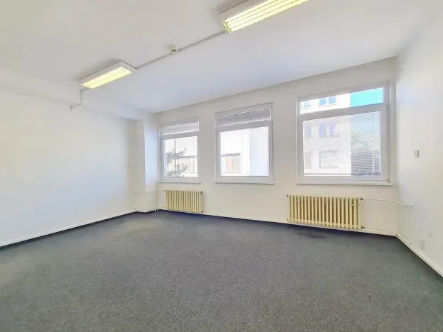 Pronájem kanceláře, Jihlava, Polenská, 250 m2