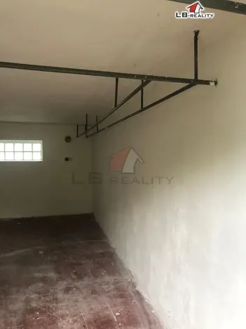 Pronájem garáže, Kolín, Třídvorská, 21 m2