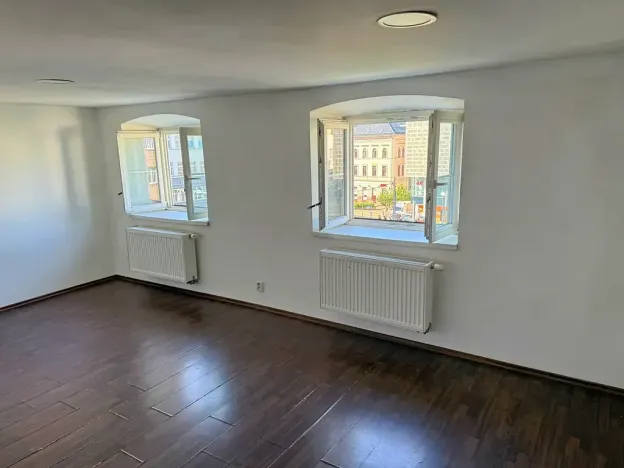 Pronájem bytu 2+kk, Liberec, nám. Soukenné, 52 m2