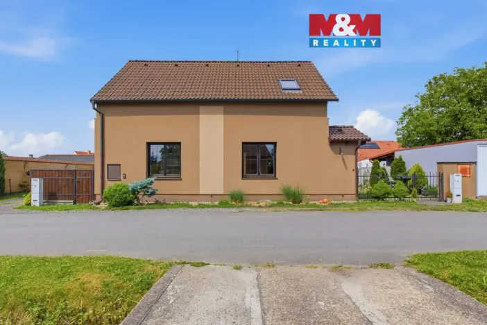 Prodej rodinného domu, Kněževes, U haldy, 155 m2