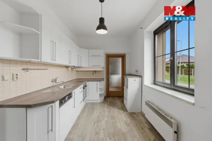 Prodej rodinného domu, Kněževes, U haldy, 155 m2