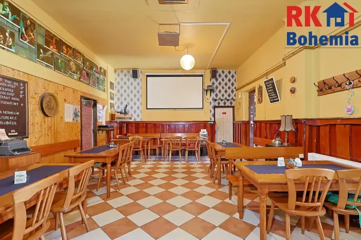 Prodej restaurace, Kolín, Veltrubská, 411 m2