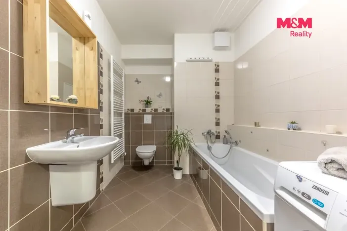 Pronájem bytu 1+kk, Praha, Švihovská, 37 m2