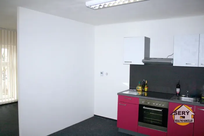 Pronájem bytu 1+kk, Jihlava, třída Legionářů, 44 m2