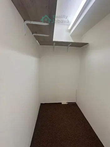 Pronájem bytu 2+1, Pardubice, Stavbařů, 56 m2