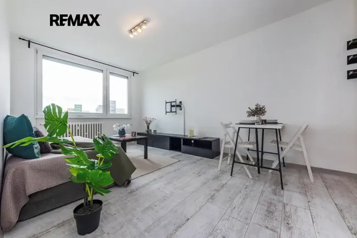 Prodej bytu 2+kk, Praha - Kobylisy, Třebenická, 41 m2