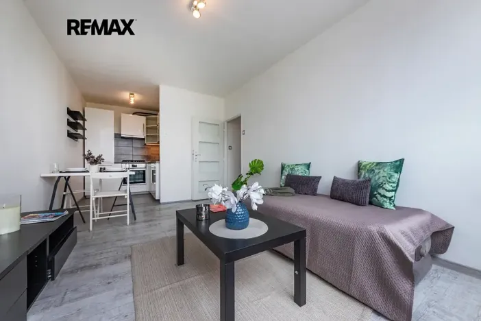 Prodej bytu 2+kk, Praha - Kobylisy, Třebenická, 41 m2