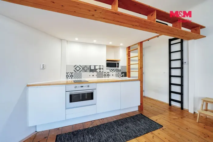 Prodej bytu 1+kk, Plzeň - Doubravka, Habrmannovo náměstí, 30 m2