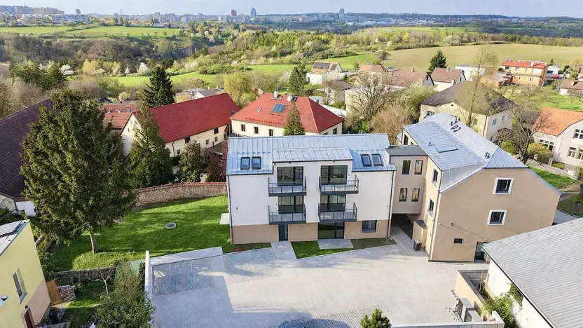 Prodej bytu 5+kk, Praha - Holyně, náměstí Pod lípou, 150 m2