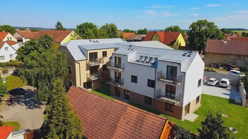 Prodej bytu 5+kk, Praha - Holyně, náměstí Pod lípou, 150 m2