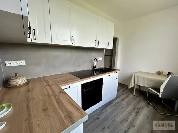 Prodej bytu 1+1, Broumov, Pionýrská, 36 m2