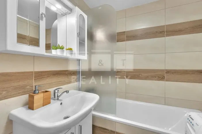 Pronájem bytu 1+kk, Hradec Králové, Jungmannova, 39 m2
