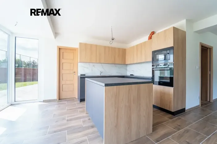 Prodej rodinného domu, Všechlapy, 180 m2