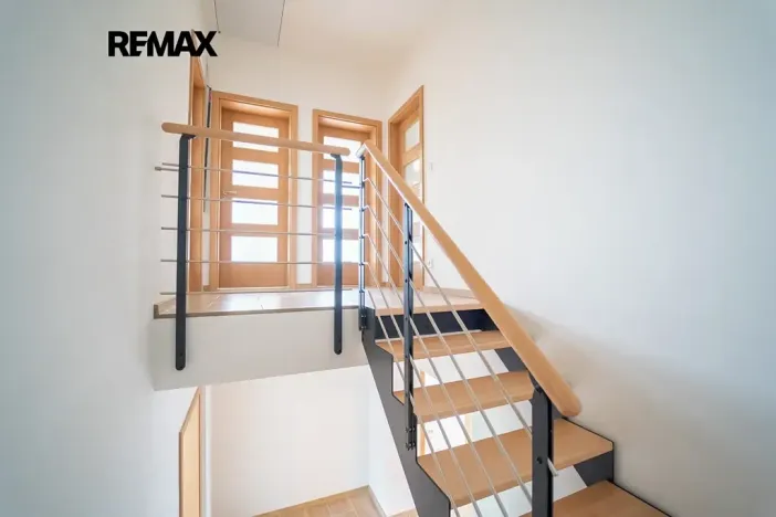 Prodej rodinného domu, Všechlapy, 180 m2