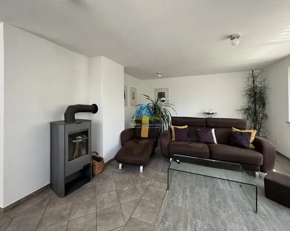 Prodej rodinného domu, Libá, 190 m2